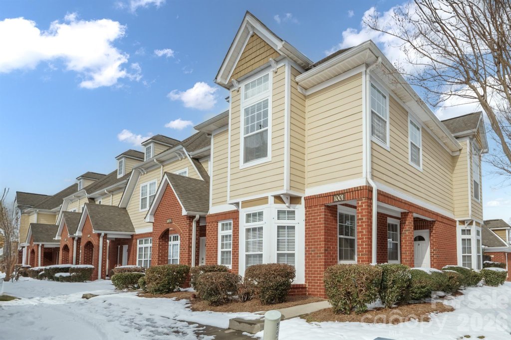 1001 Central Park Circle