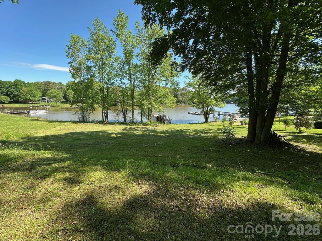 Emerald Isles, Sherrills Ford community