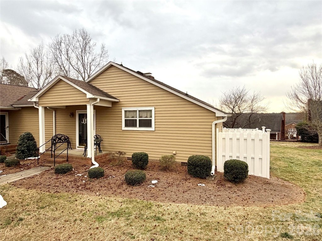 Robinwood Place, Gastonia community