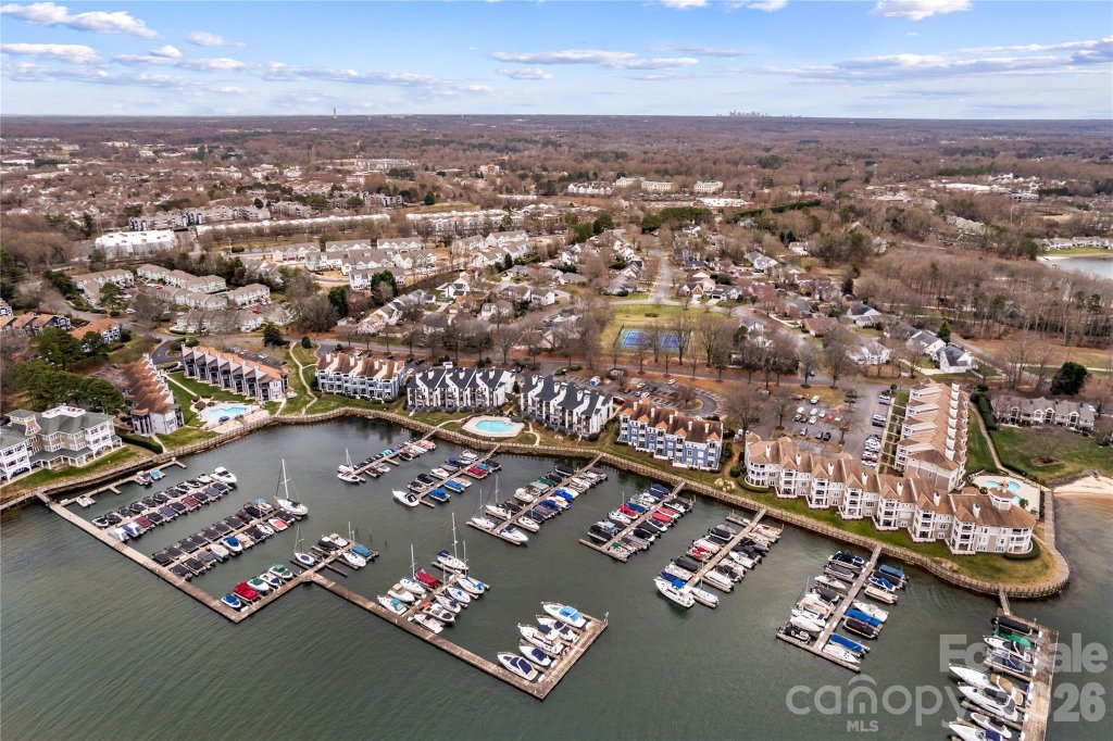 18729 Vineyard Point Lane