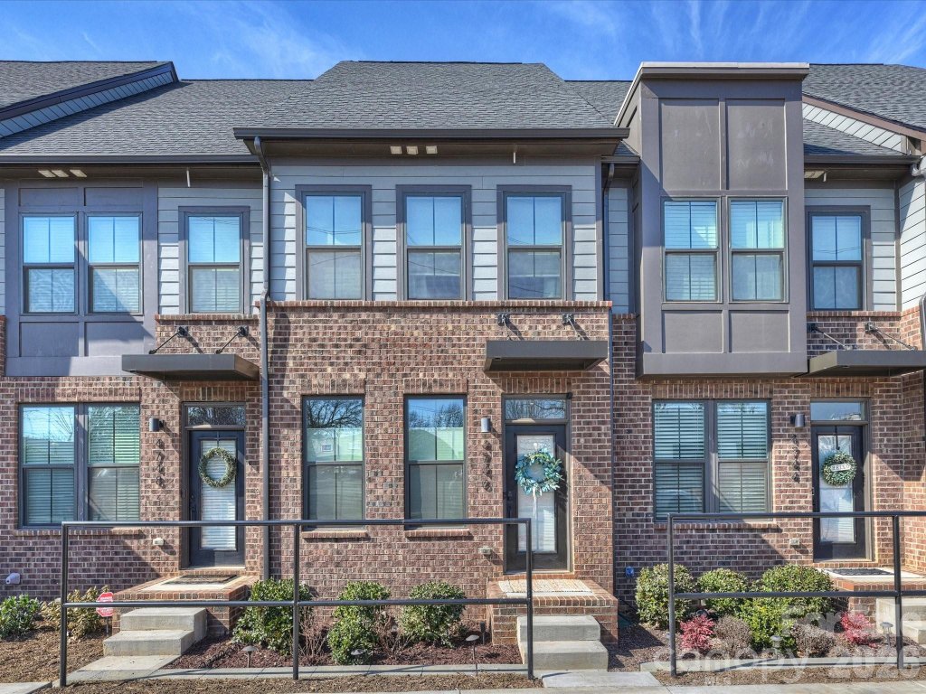 Southrail Station, Charlotte community