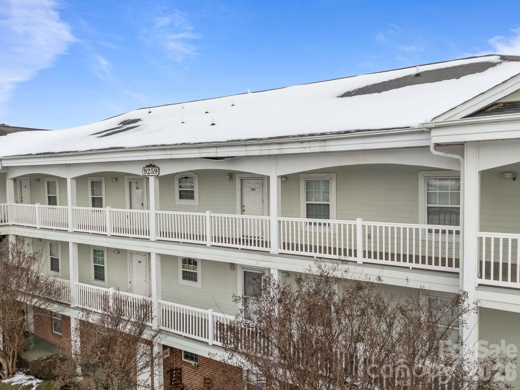 9285 Meadow Vista Road