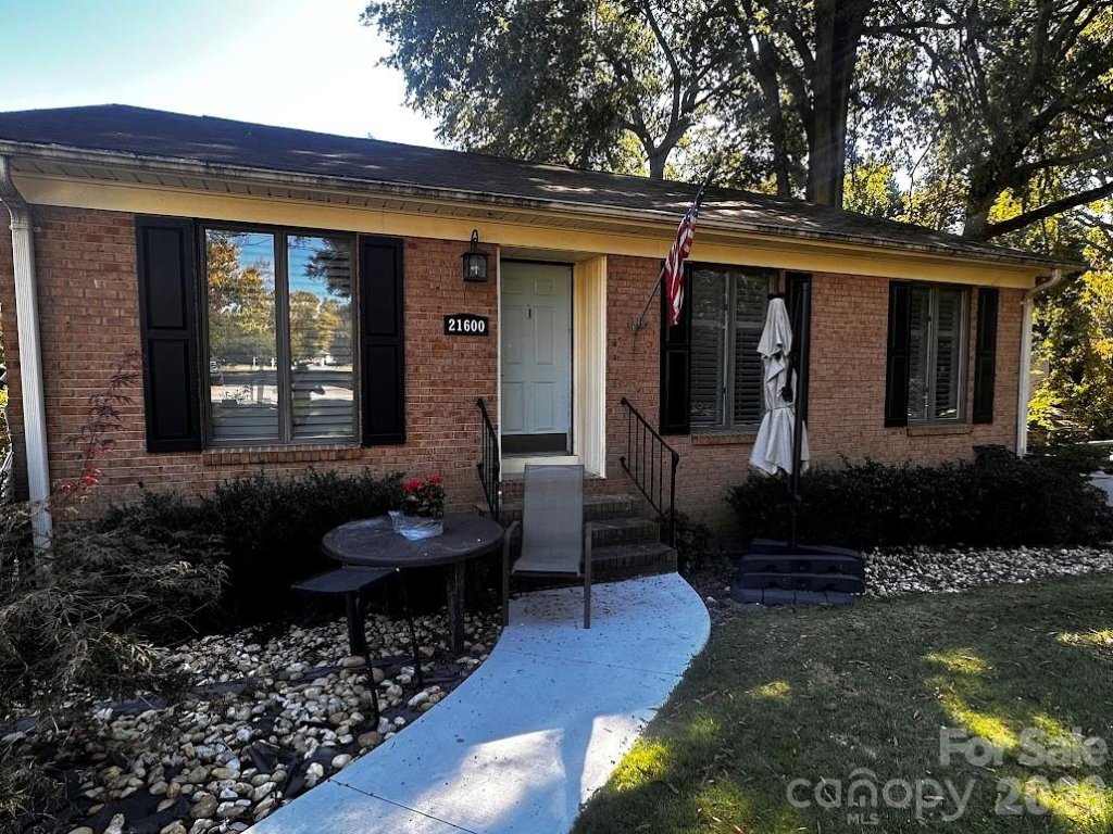 21600 Rio Oro Drive
