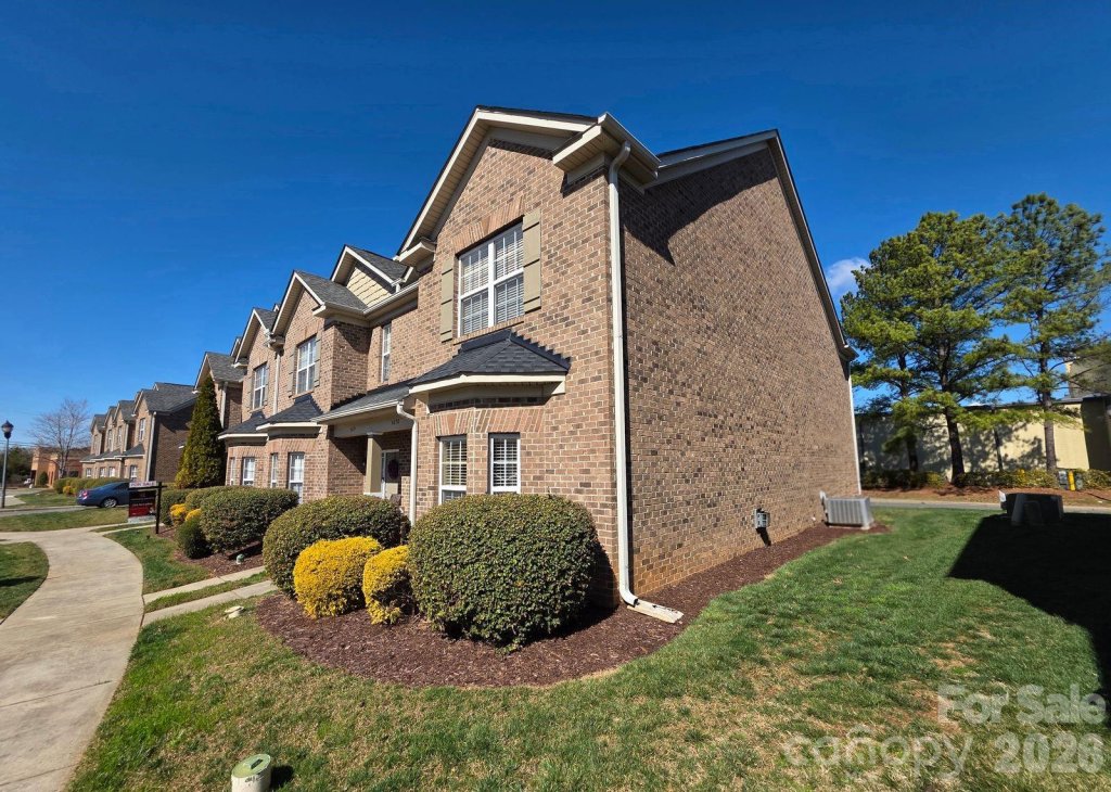 Brookdale Village, Charlotte community