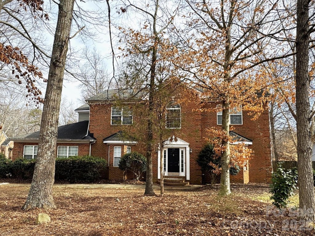 Farmwood, Charlotte community