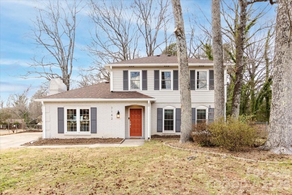 Eastbrook Woods, Charlotte community