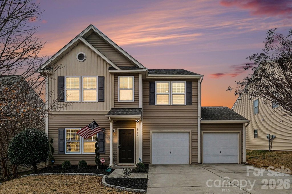 Newport Lakes, Rock Hill community