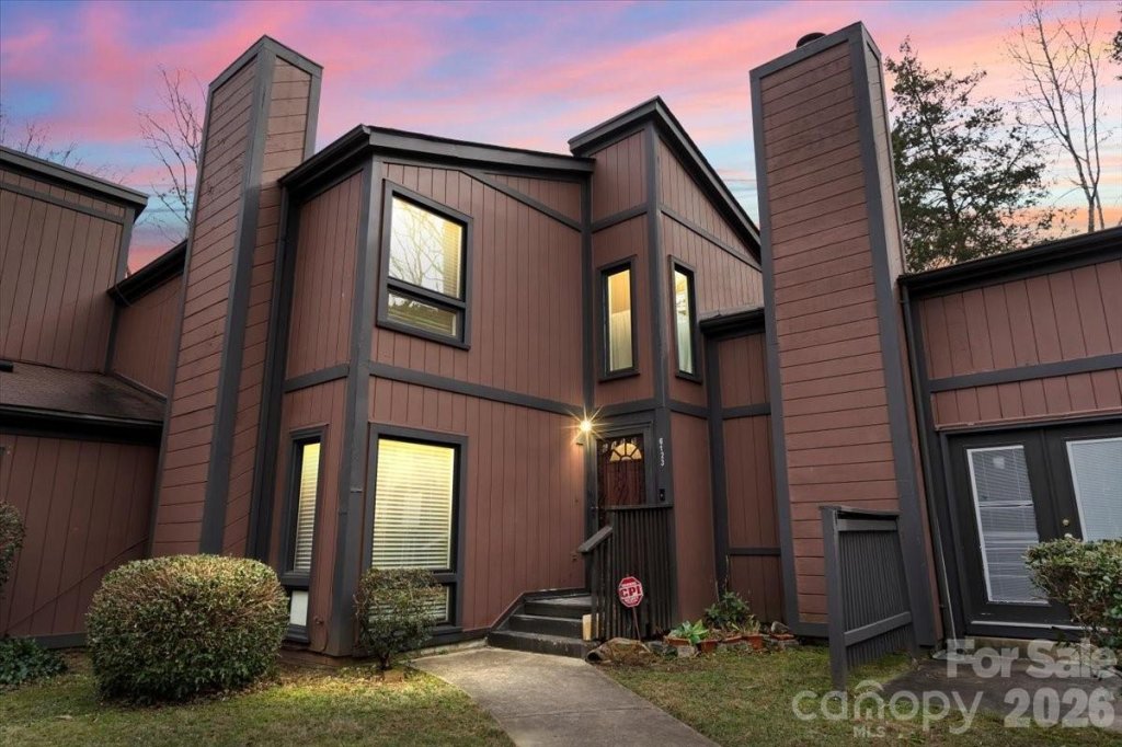 6123 Honeysuckle Lane