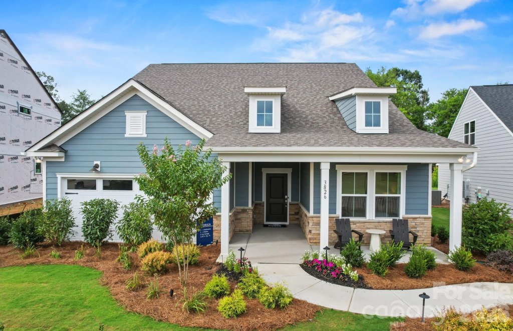 1613 Riverbend Avenue