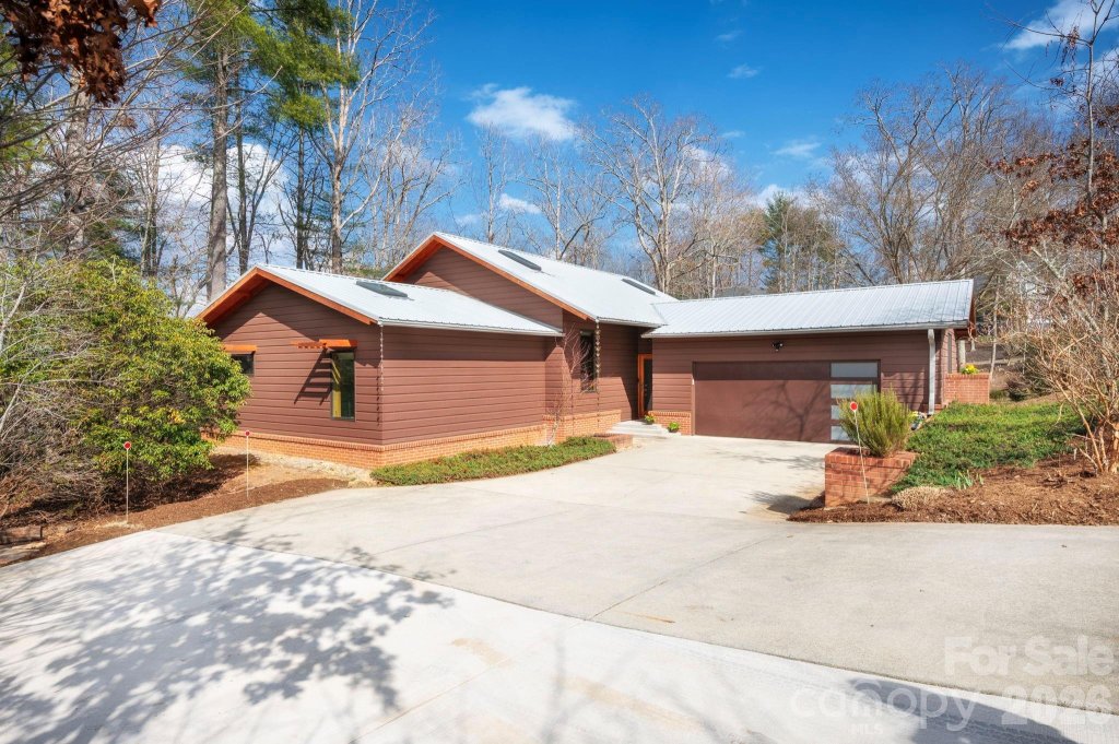 521 Wood Thrush Court