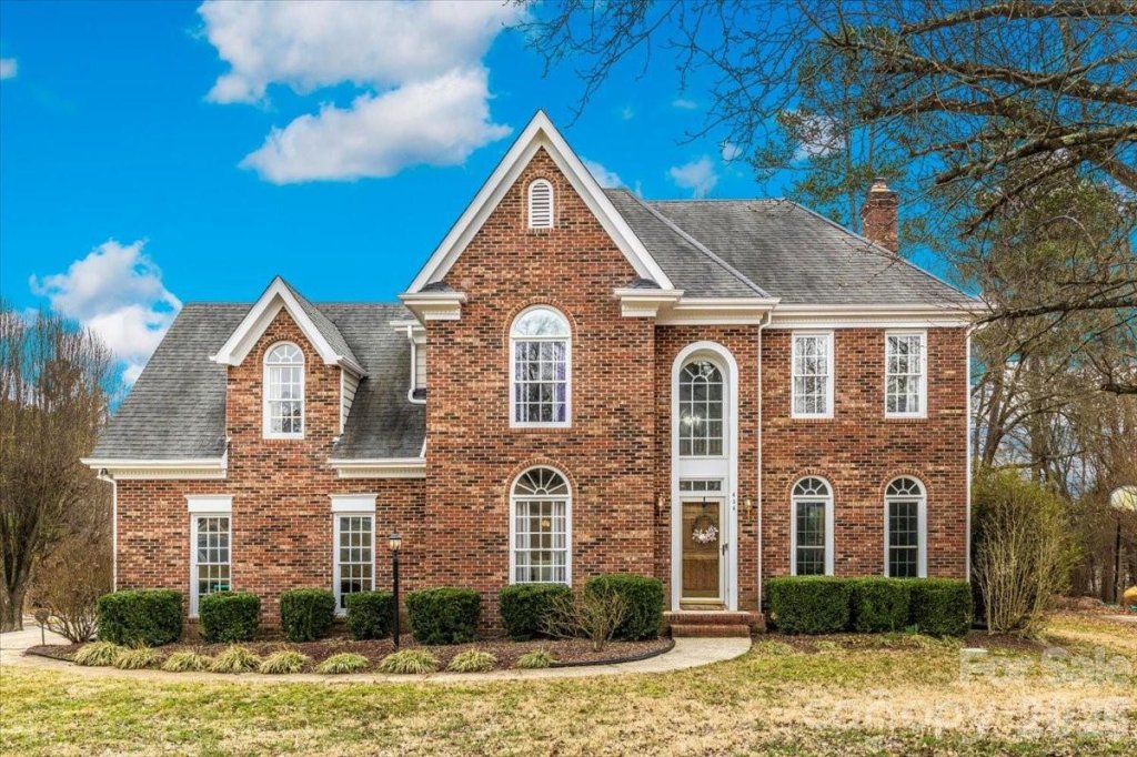 636 Sentinel Oak Lane