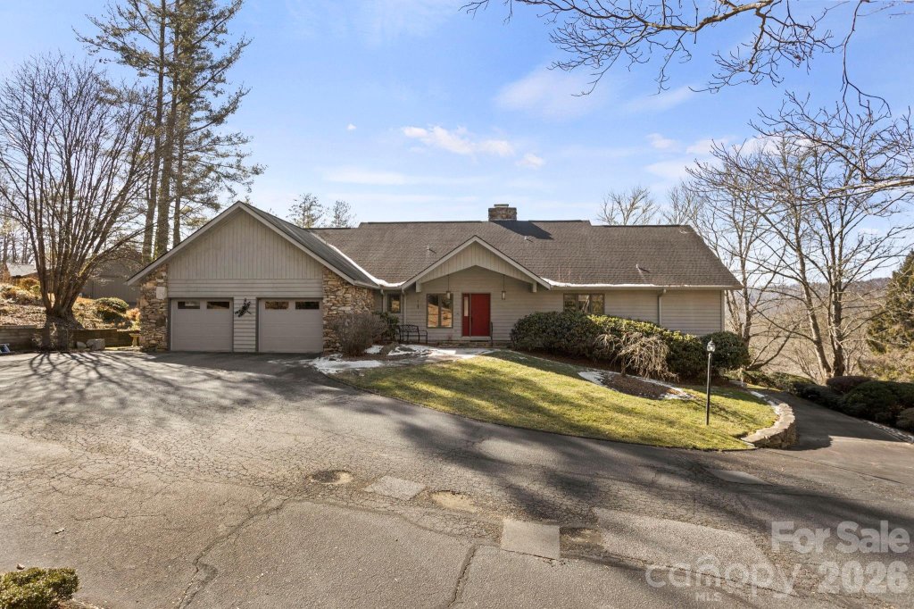 Hawthorn Hills, Hendersonville community