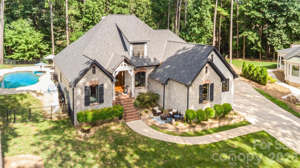 2418 Talbot Court