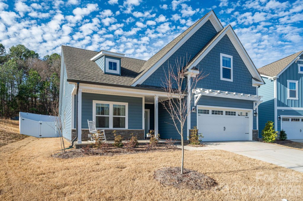 Mooreland Oaks, Mount Holly community