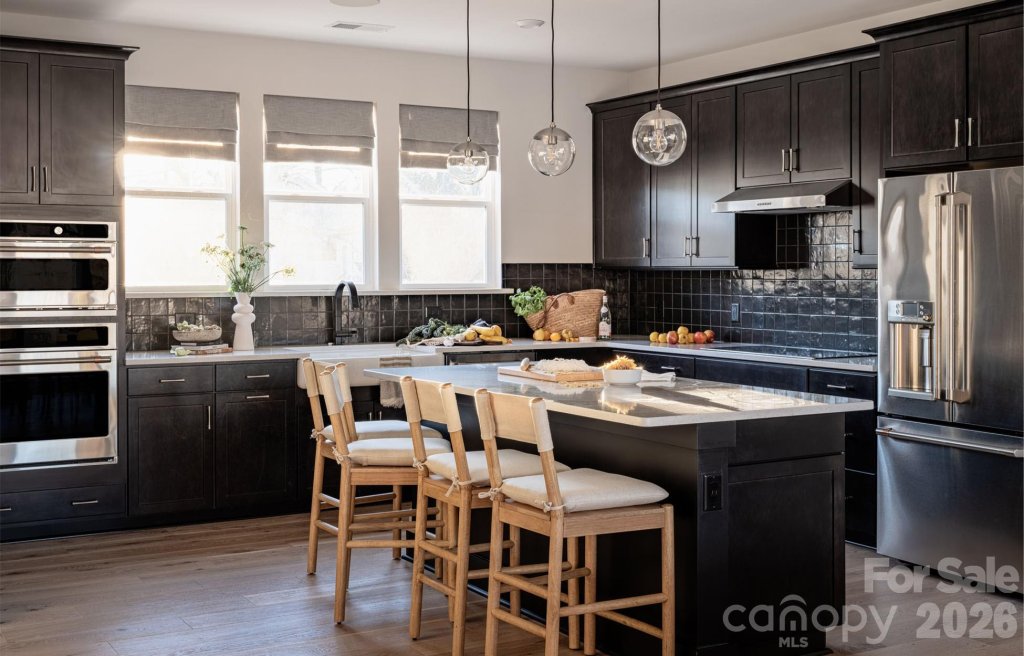 Context At Oakhurst, Charlotte community