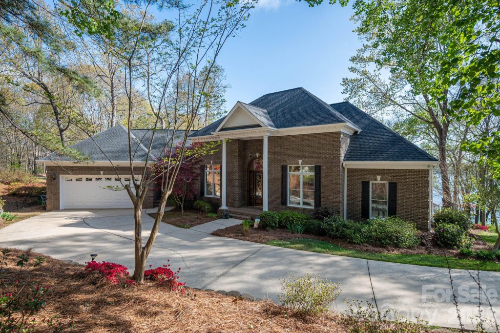 103 Shelter Cove Lane