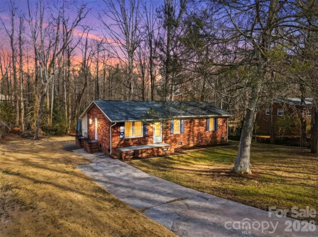 Hidden Valley, Morganton community