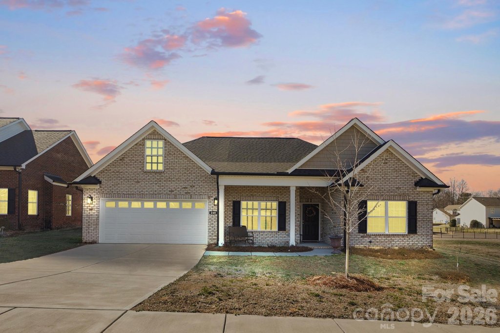 Redah Acres, Locust community