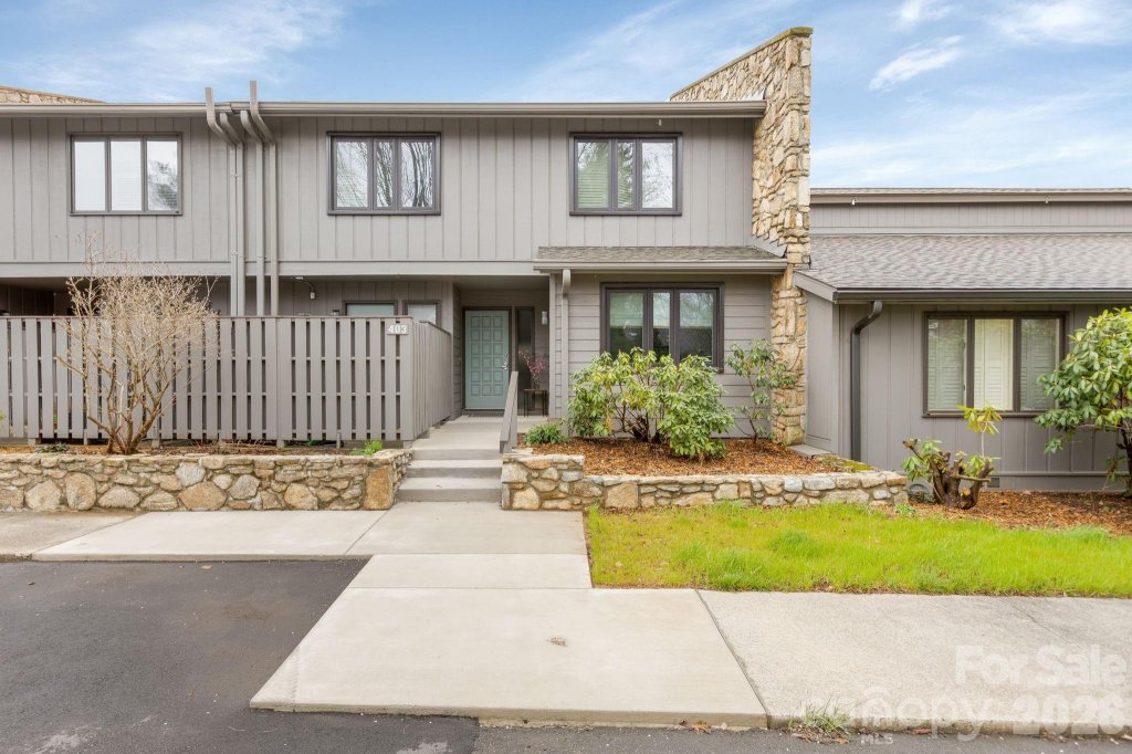 Crowfields Condos, Asheville community