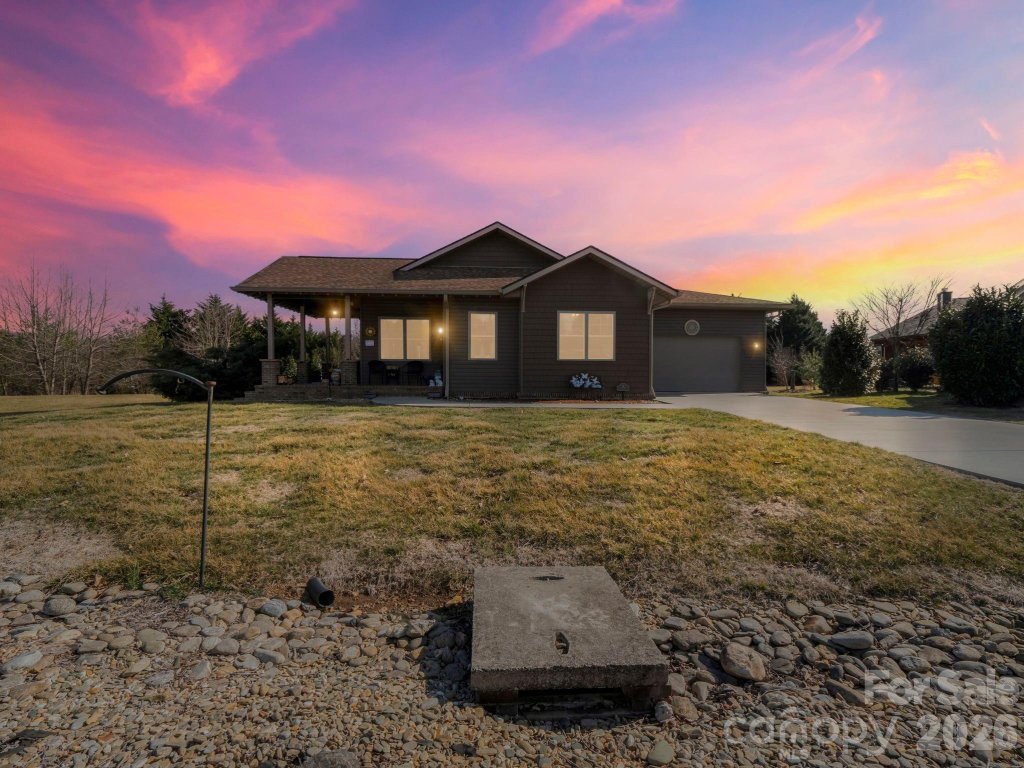 Riverwind, Hendersonville community