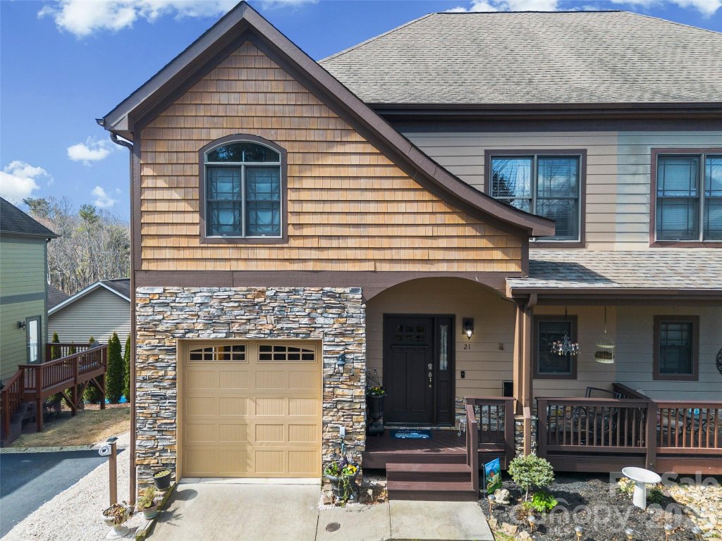 Amber Sunset, Asheville community