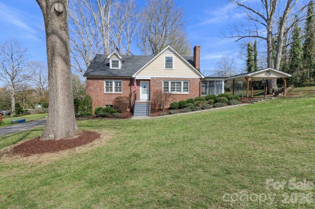 Fairview Park, Hickory community