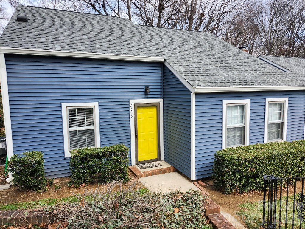 6540 Point Comfort Lane