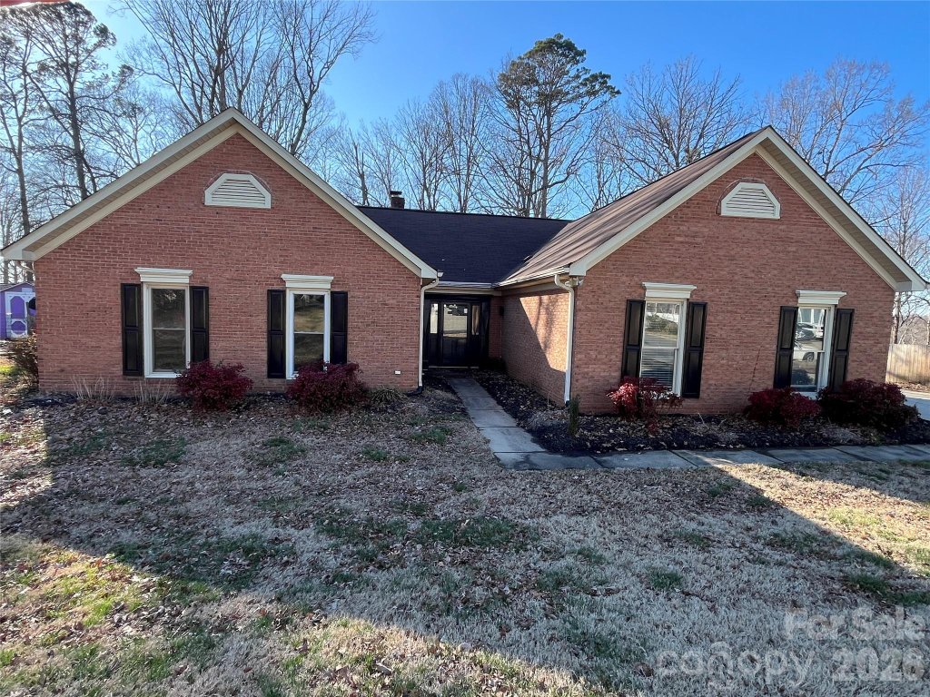 1300 Long Paw Lane