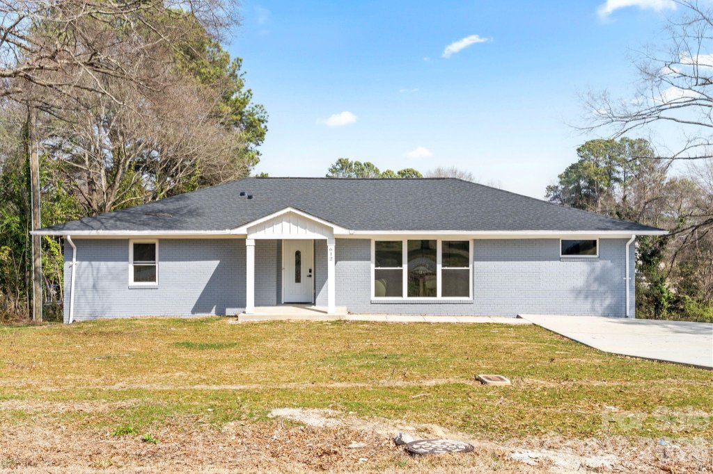 Crestview, Gastonia community