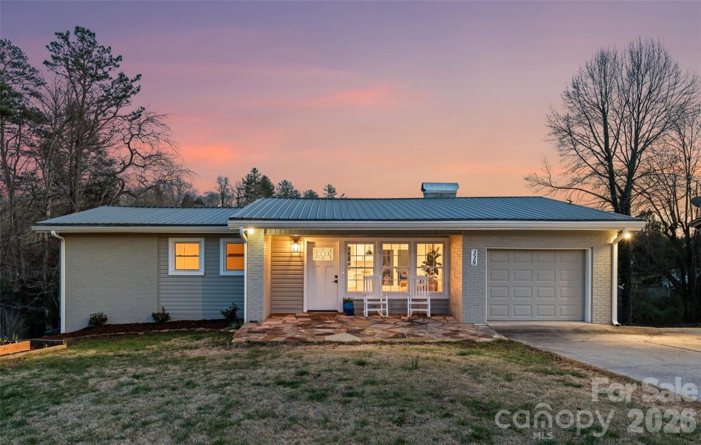 Pisgah Heights, Brevard community