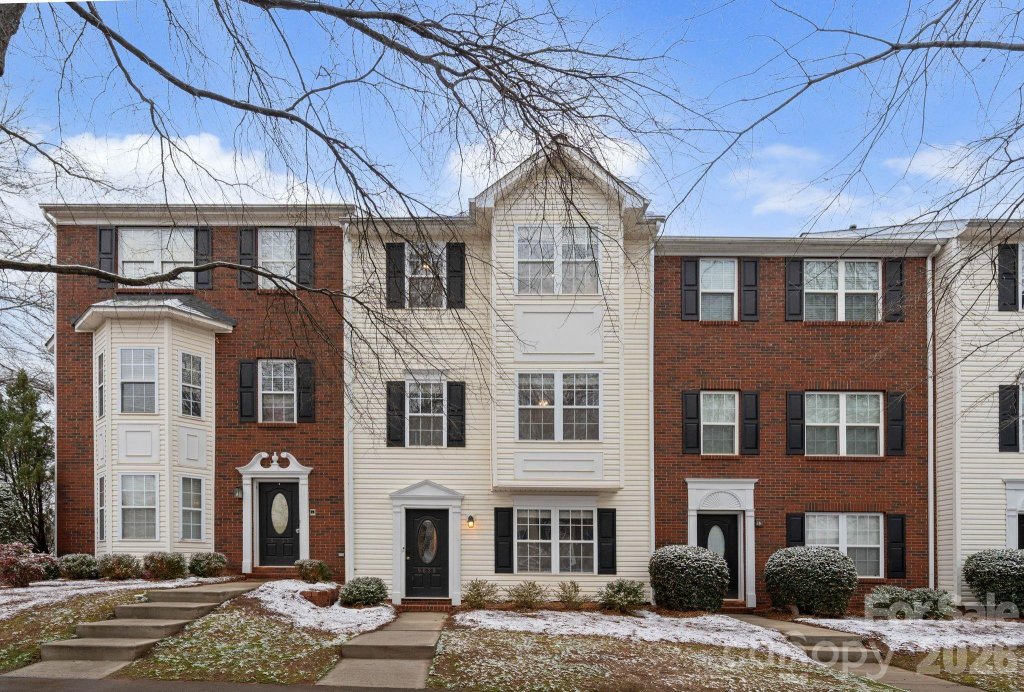 Oakhurst, Cornelius community