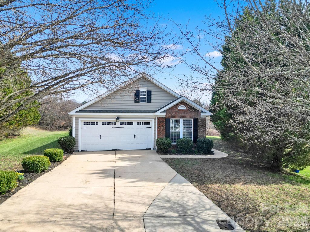 112 N Woodcliff Lane