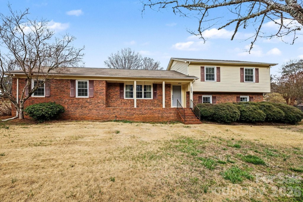 West Manor, Lancaster community