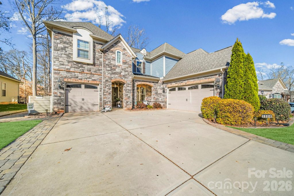 Queensbridge, Indian Land community