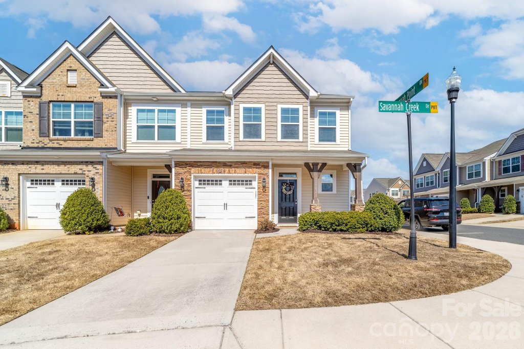 Savannah Townhomes, Charlotte community