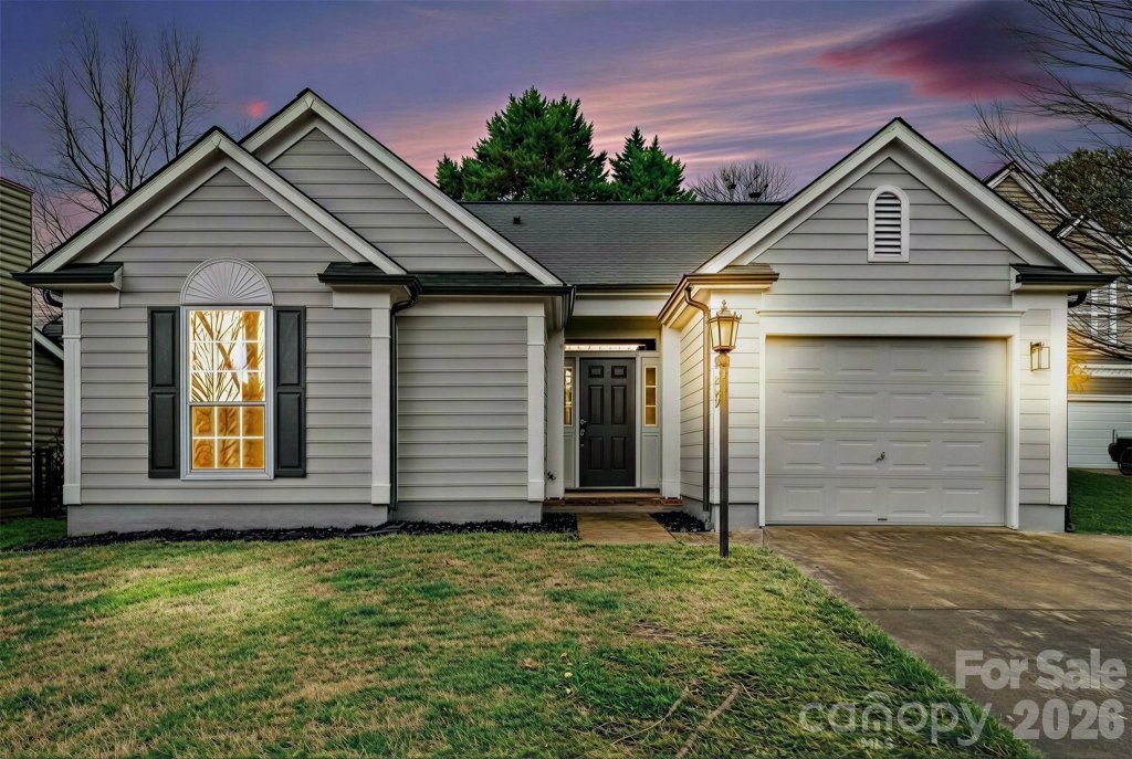 Cambridge, Charlotte community