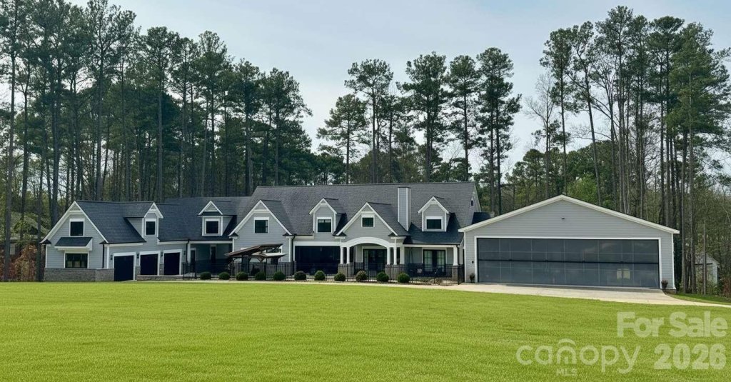 Lake Norman Air Park, Mooresville community