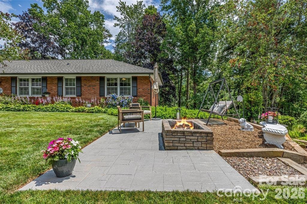 11 Blueberry Hill Road