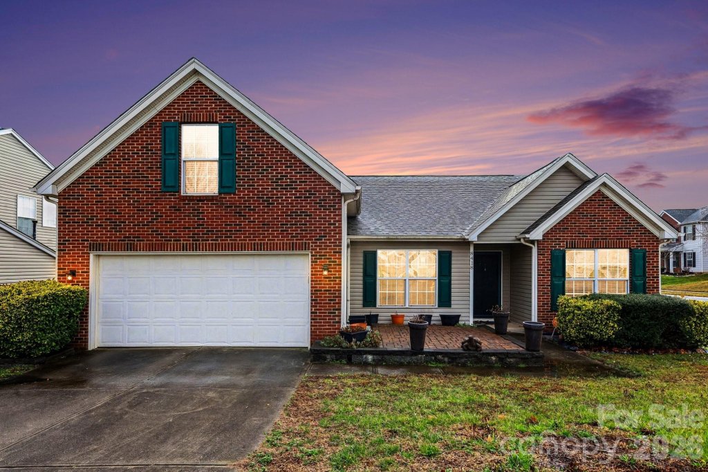 Mill Creek, Charlotte community