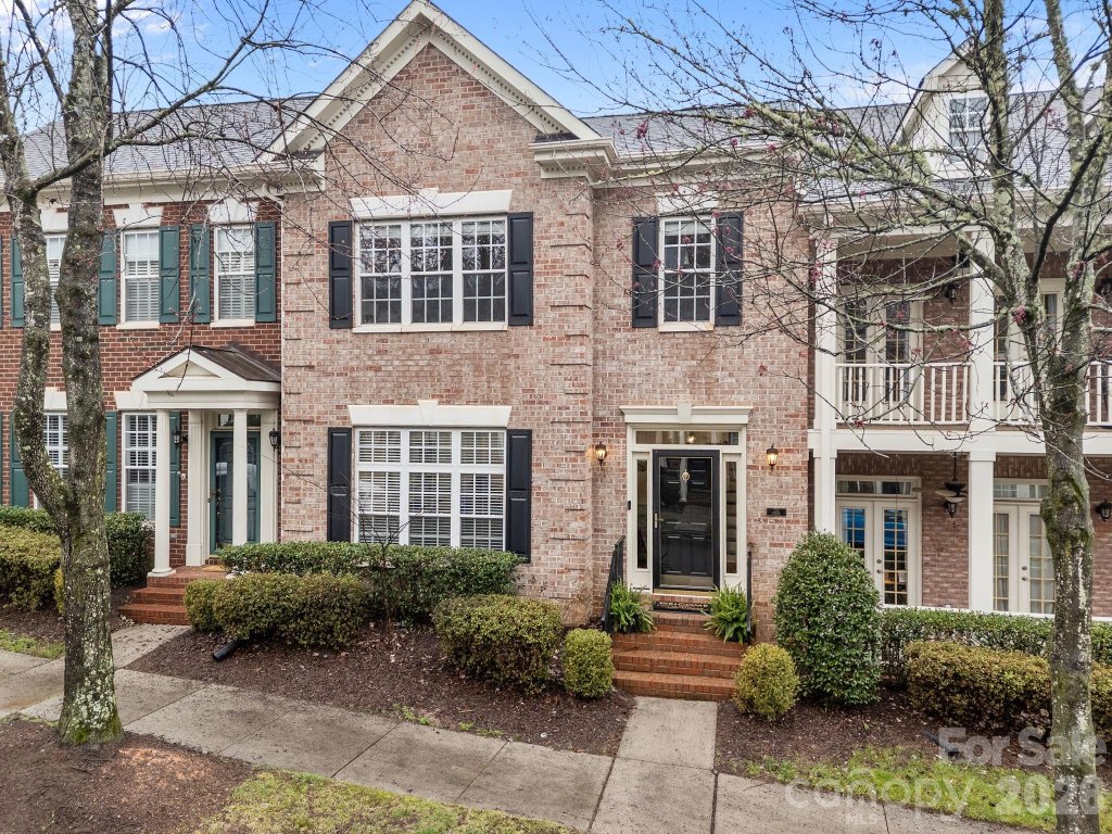 233 Twain Avenue