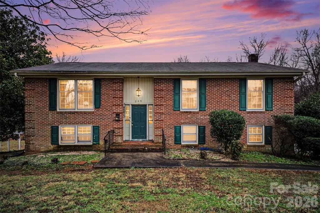 Eastover Acres, Forest City community