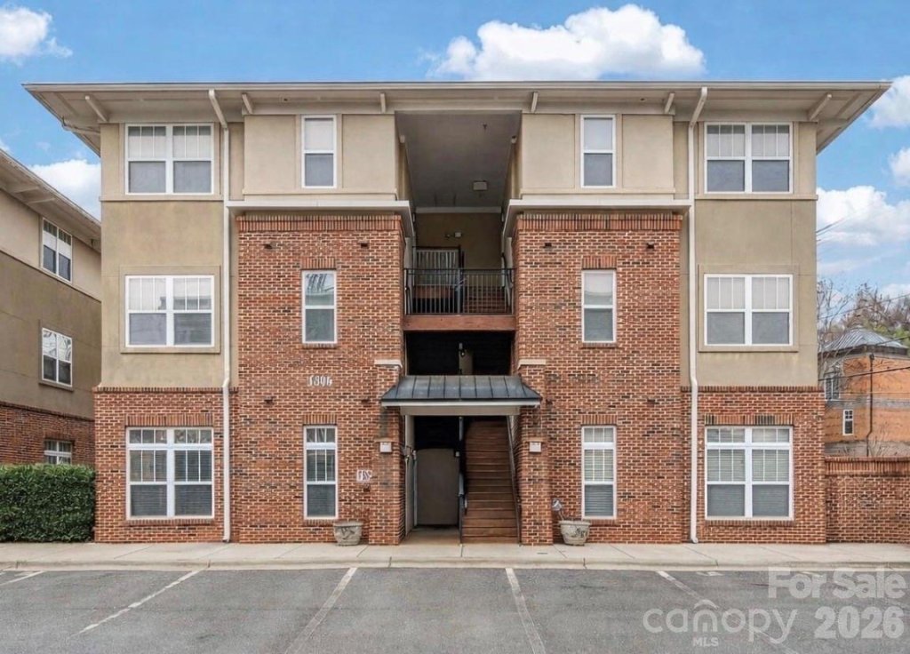 1306 Kenilworth Avenue