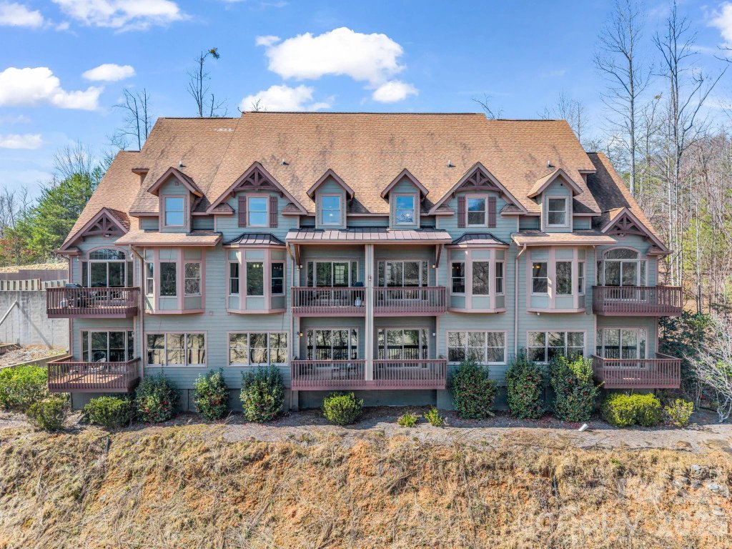 Tatanka, Lake Lure community