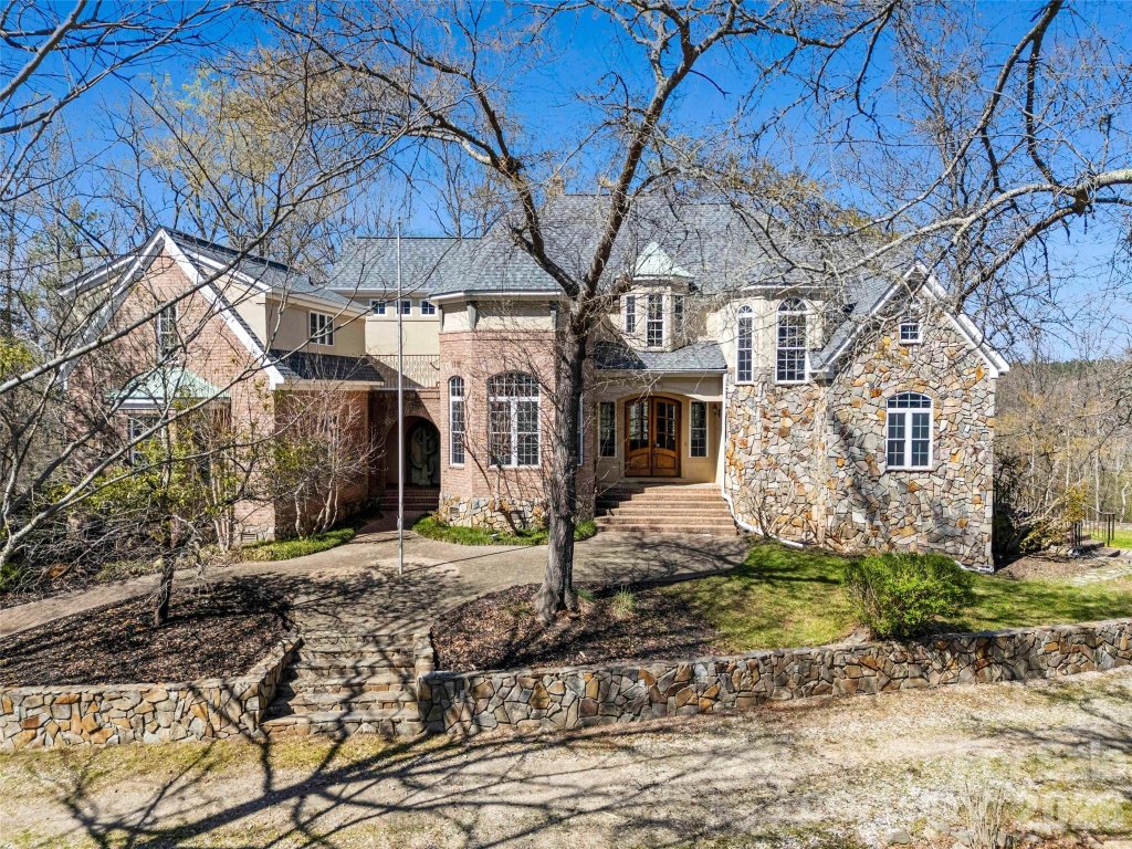 Greyfox Estates, Lancaster community