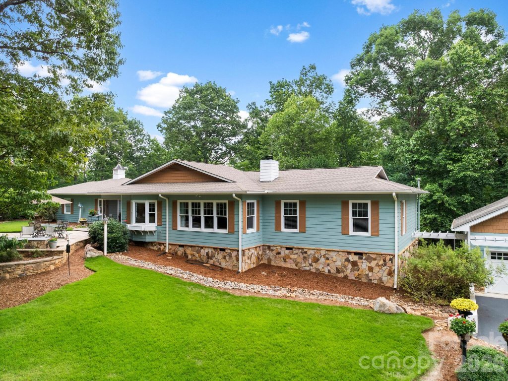 1165 Mountain Laurel Drive