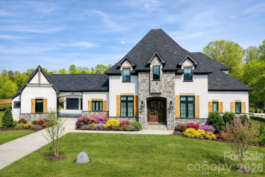 Hunts Landing, Mooresville community