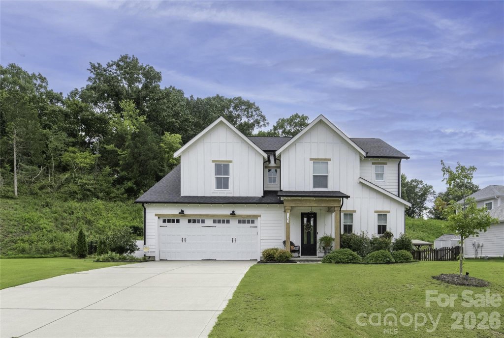 123 Country Lake Drive