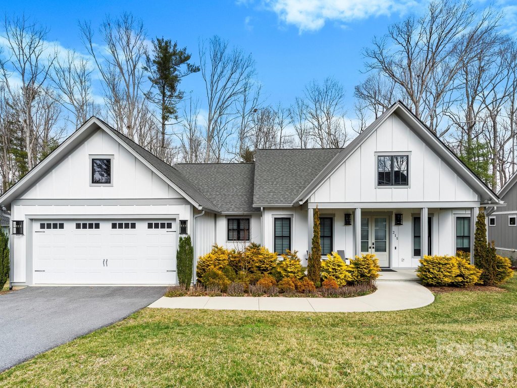 Highland Lake, Flat Rock community