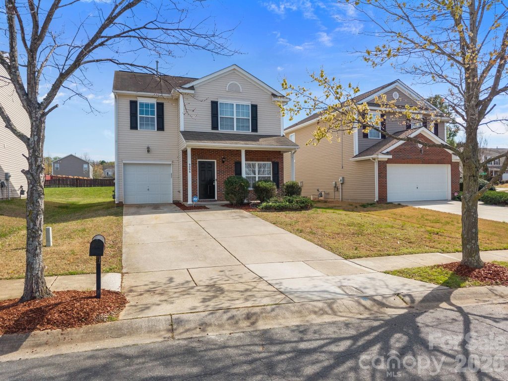 McIntyre, Charlotte community