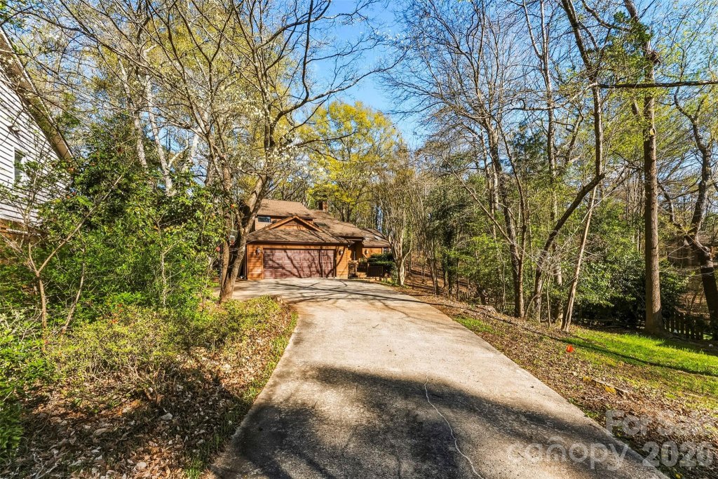 10 Thornwood Court